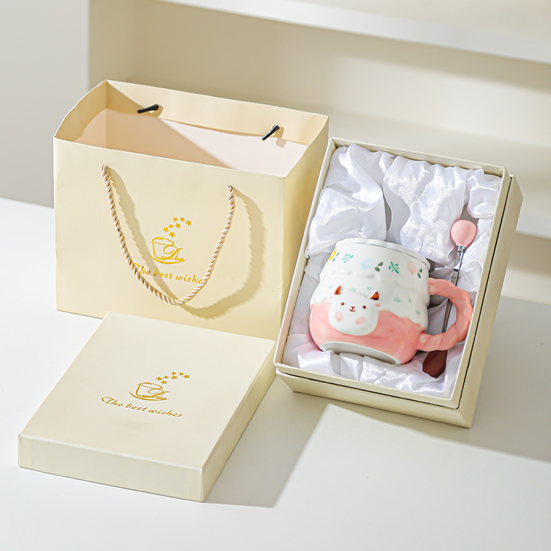 Caricatura de cordero tazas de chicas para dar a una amiga regalos de cumpleaños de alto valor facial estudiantes lindos y pequeños regalos prácticos chicas