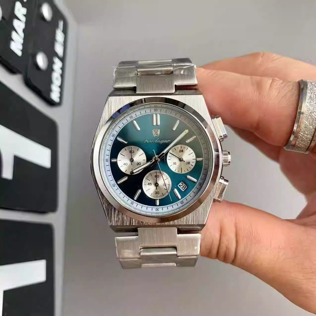 2025 New Retro Casual Watch Men's Trendy Fashion Junior High School Student Multi-Functional Sports Steel Band Quartz Watch