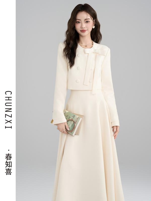 春知喜法式富家千金小香风套装女秋冬新款蝴蝶结外套半身裙两件套|undefined