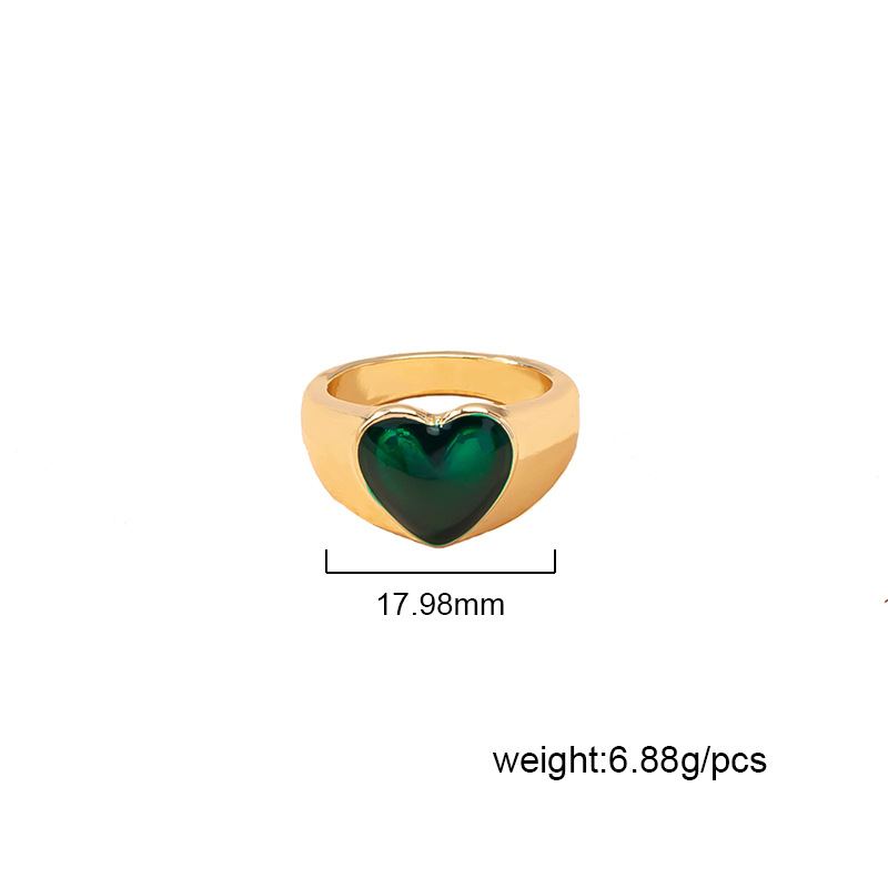 Emerald Retro Ring Design Sense Heart Ring Wholesale display picture 1