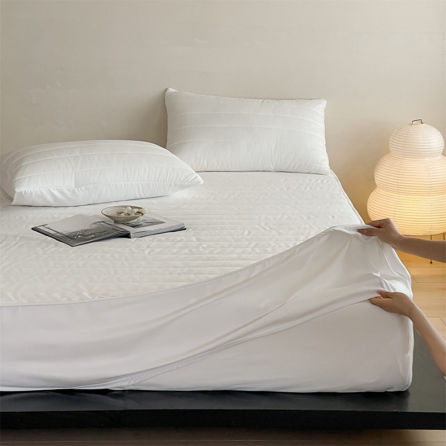 Simple Solid Color Padded Bed Cover Waterproof and Anti-fouling Mattress Protector for Bed Cover Diaphragm Pad All-inclusive Dustproof and Non-slip Double Bed Cover