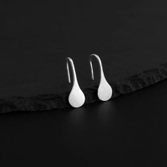 Korean Fashion Cute Water Drop Earrings Simple and Fresh Minimalist Elegant Versatile Girl Earrings 2023 New Arrival