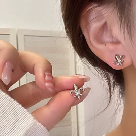 项链;耳环;戒指