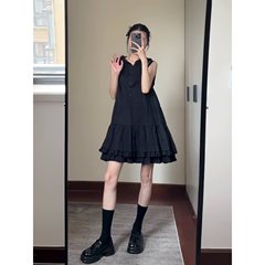 女性のためのフリル年齢軽減フード付きベストドレス 2025 夏の新しいフレンチスタイルデザインニッチショートスカート