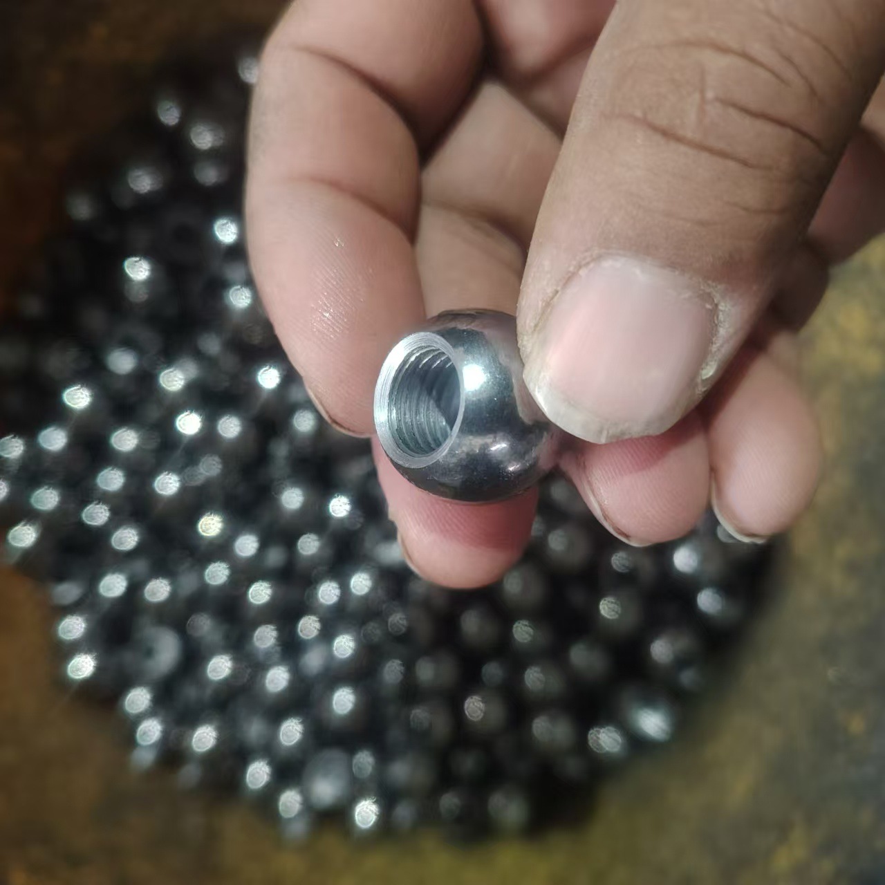 304不锈钢钻孔钢球螺纹钻孔攻牙攻丝盲孔通孔m5m8m10