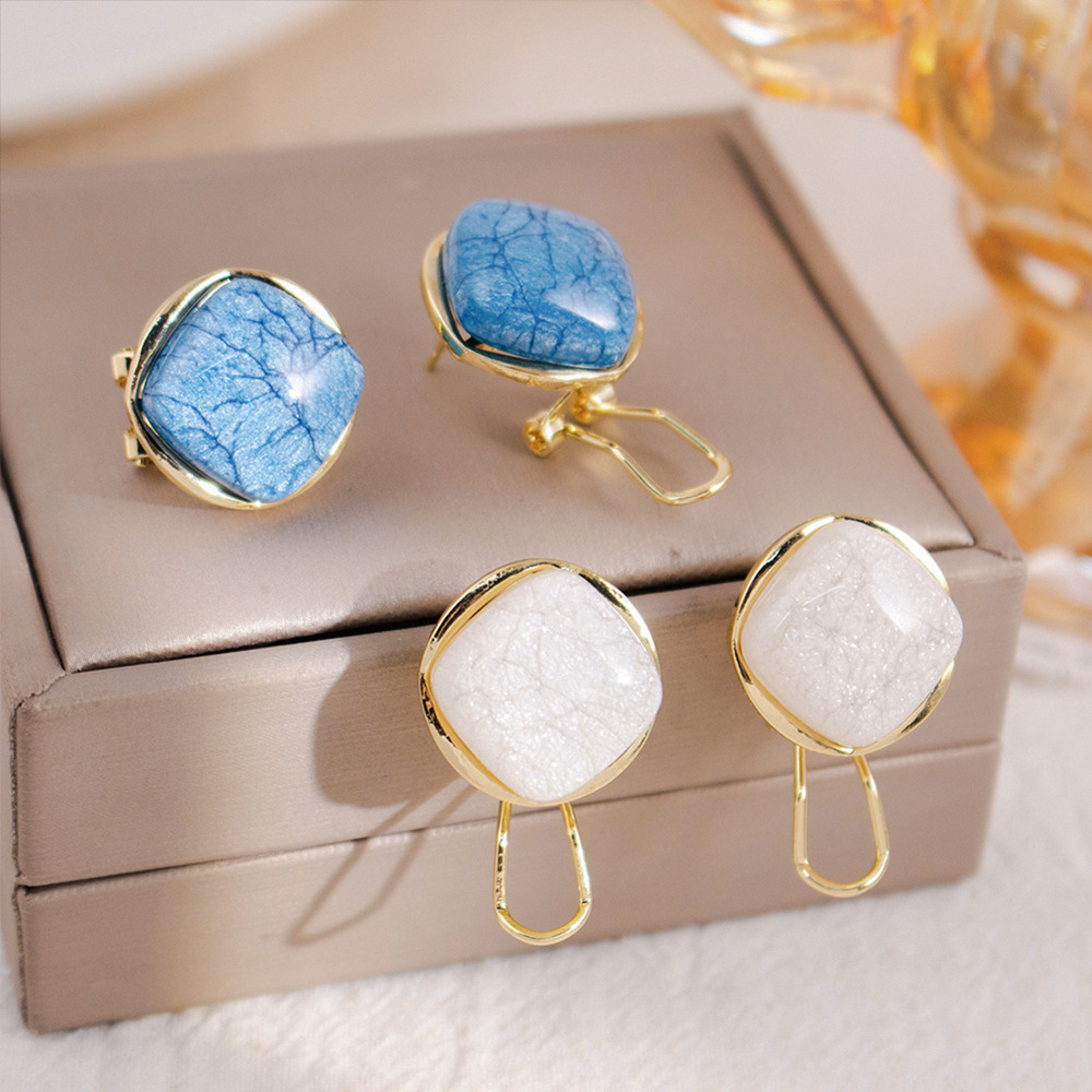 Pendientes cuadrados geométricos de textura retro francesa Pendientes de temperamento frío simples y versátiles Pendientes de diseño de nicho mujeres