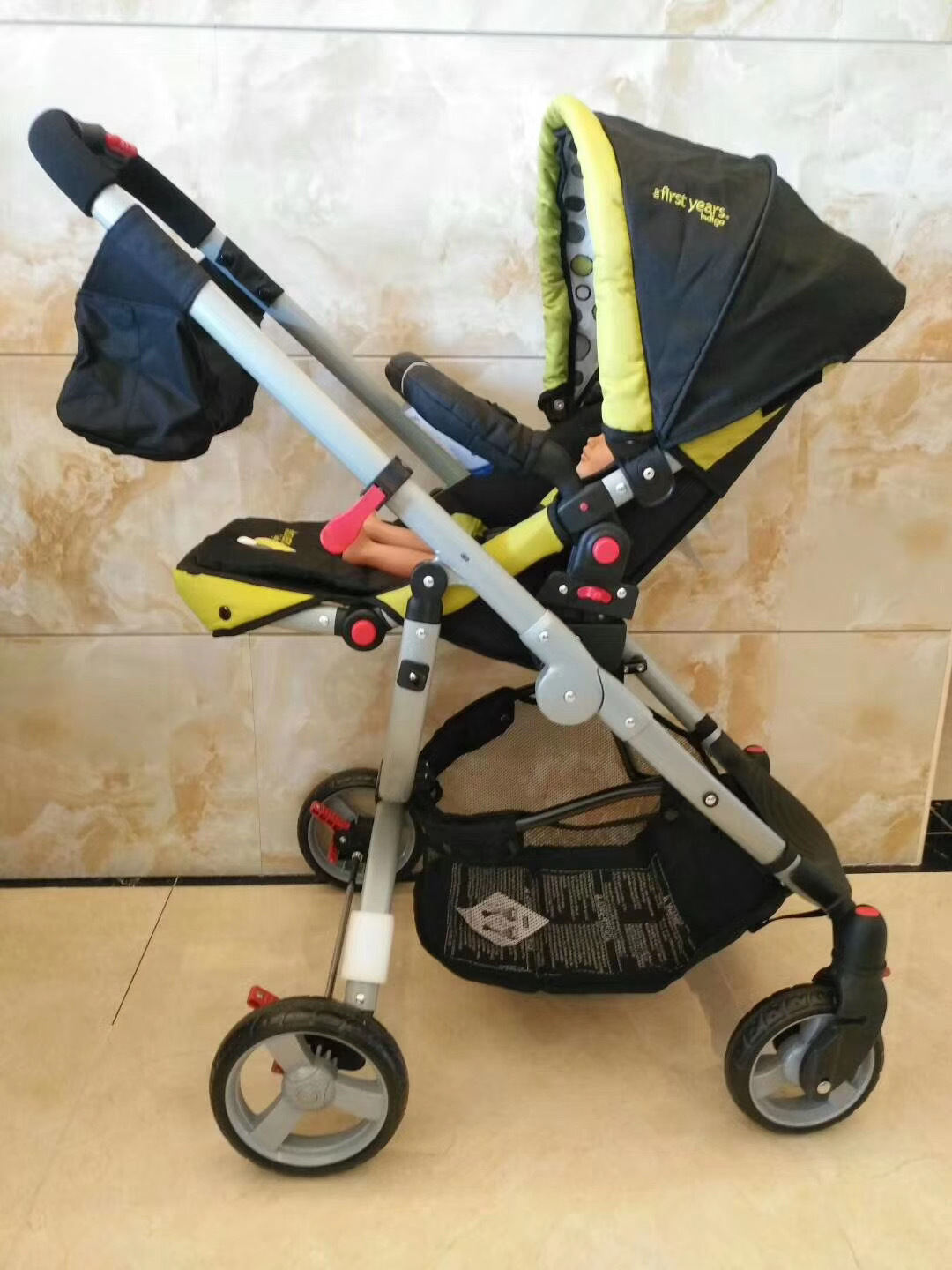 库存牌子MY FIRST YEAR 可双向调节 婴儿手推车