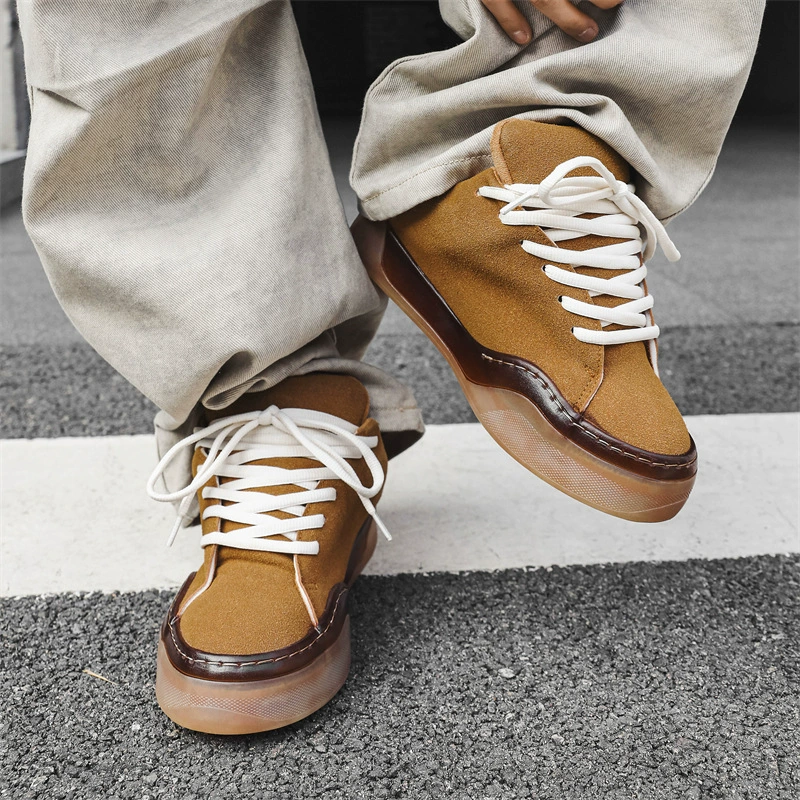 Мужские кроссовки 2025: Новинка весны, низкие замшевые кеды, модная нишевая обувь в гонконгском стиле, универсальные мужские туфли для внешней торговли