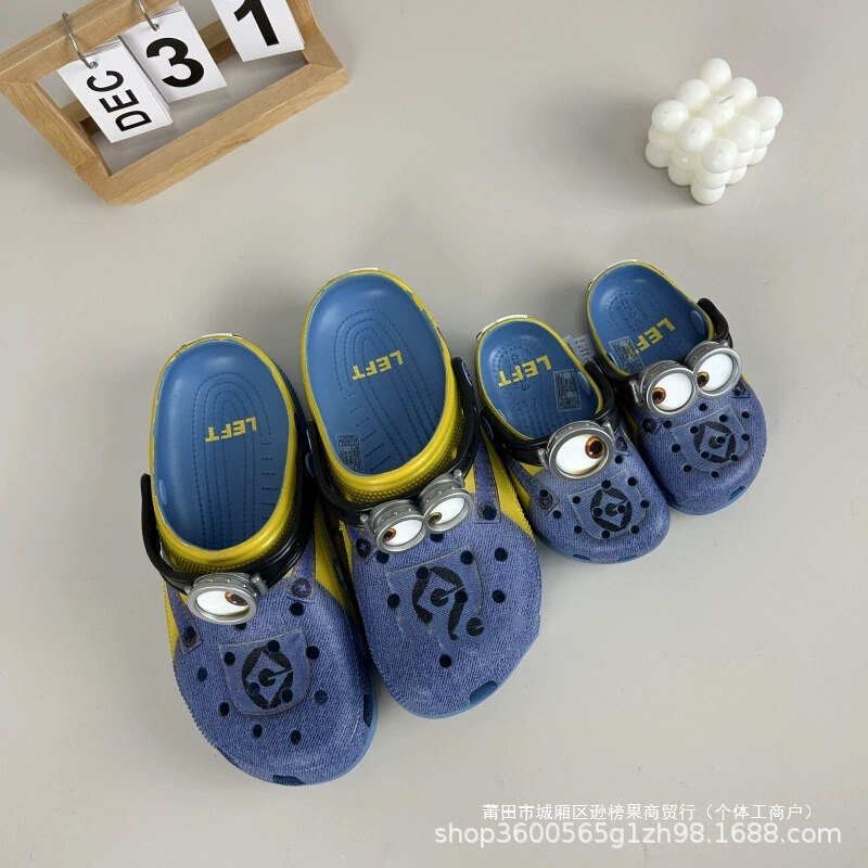 Minions-Themed Crocs-Style Shoes for Children and Adults, Despicable Me Beach Clogs, Men's Sandals