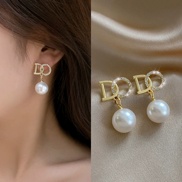 E69 letters white beads-gold