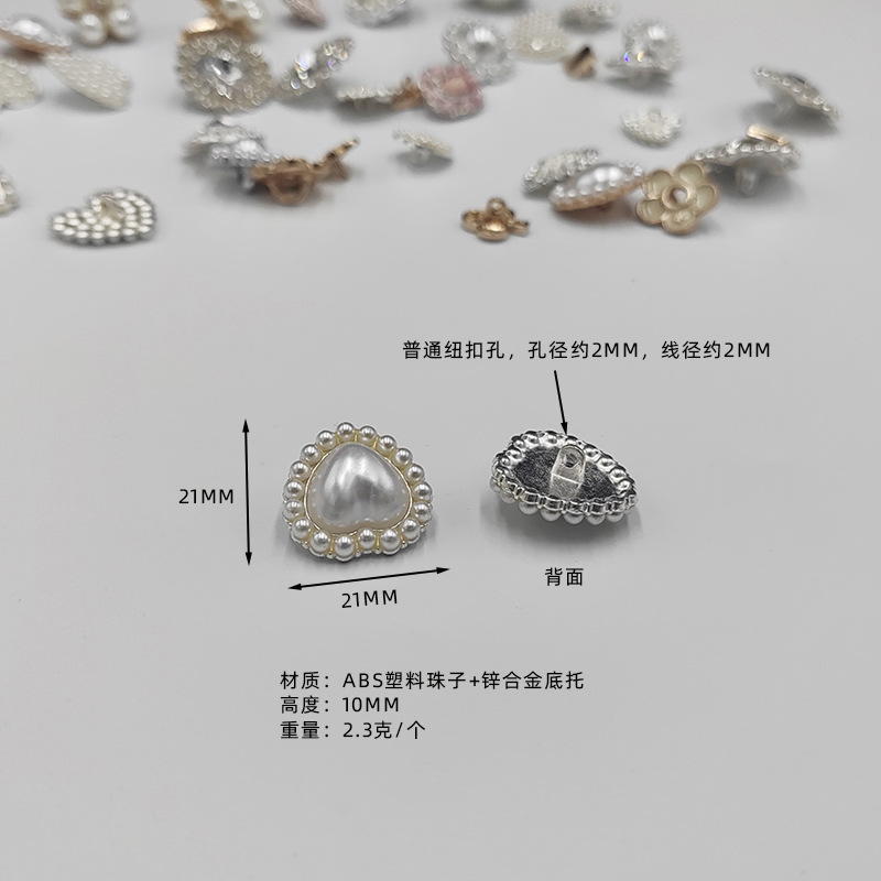 Los fabricantes venden directamente sirimi Diamond hebillas llenas de joyas de aleación de corazón de melocotón accesorios de ropa con botones de pies