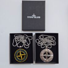 Stone Islandʯ^uʮ_P朳ƵŮH