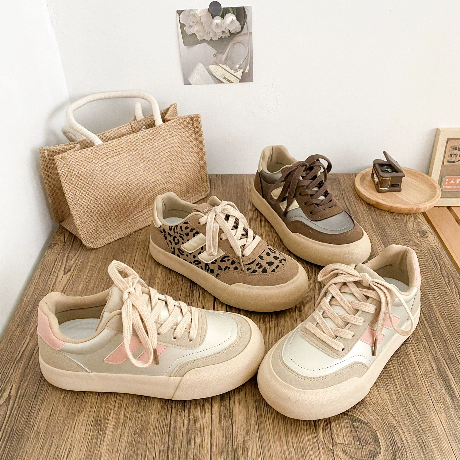 H1231 Барный дизайн Толстая подошва с круглым носком Немецкая тренировочная обувь для досок Женская обувь Niche 2023 Новые взрывы Super Fire Bread Shoes