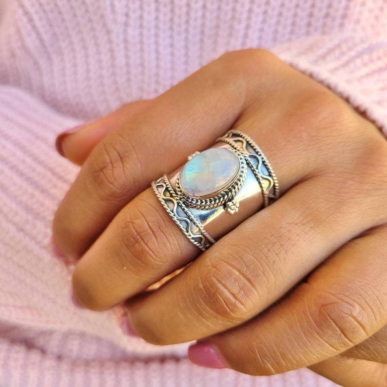 Vintage Bohemian Moonstone Ring In Antique Silver Mesh Design_voghion.com