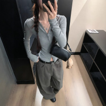 黑色设计感小众气质连帽长袖开衫外套女秋季修身显瘦别致chic上衣