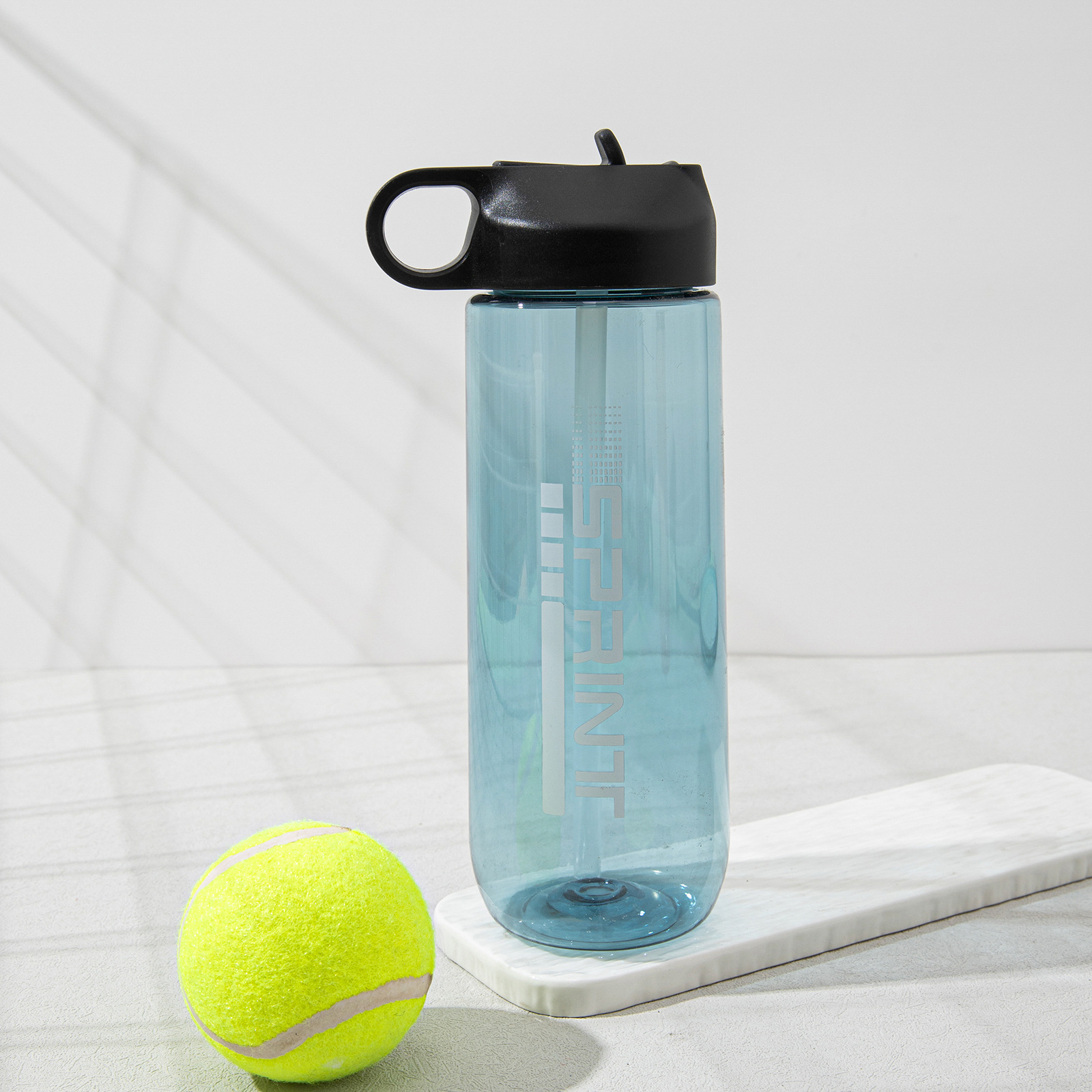 Verano nuevo estilo de plástico para deportes al aire libre taza de espacio portátil portátil de alto valor para niños y niñas botella de agua de gran capacidad