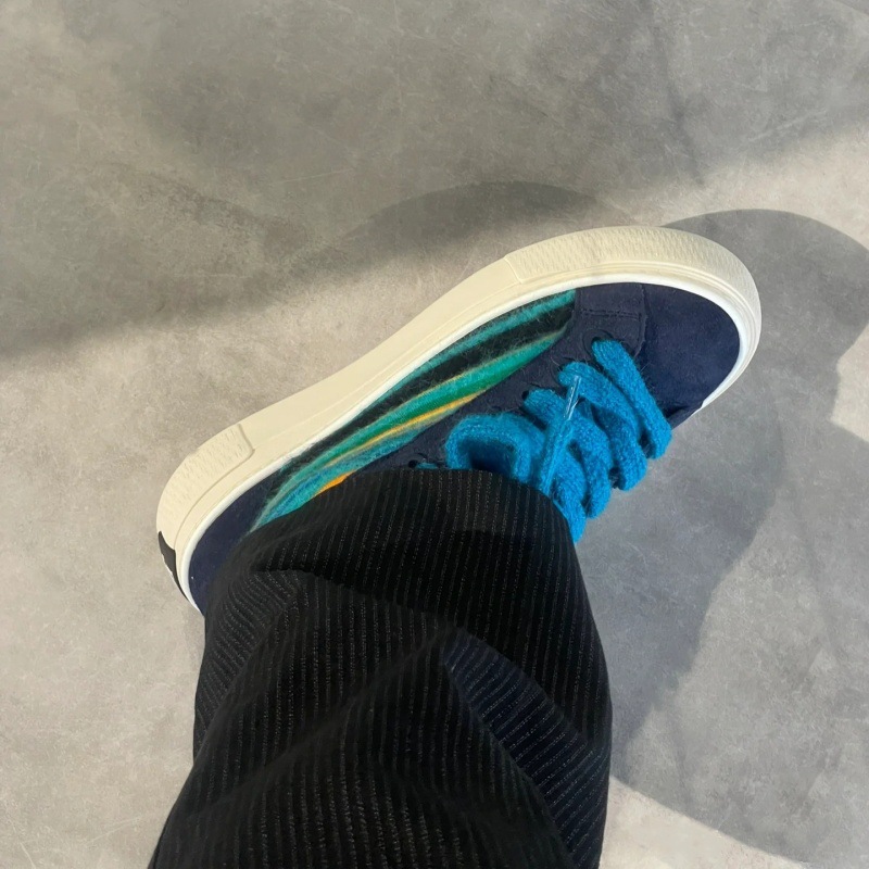 2024 neue trendige Paarschuhe in Übergröße, vielseitige runde Zehenpartie, farbblockierte dicke Sohle, sportliche weiße Freizeitschuhe_voghion.com