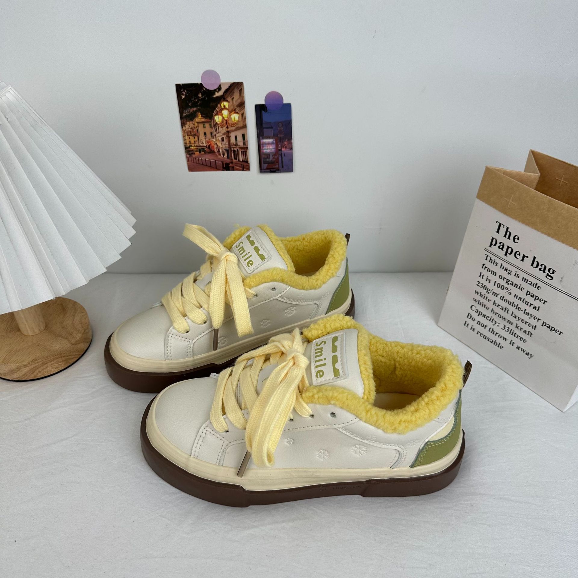 Yuanbo2025 invierno nuevo tipo de zapatos de lana para mujeres zapatos de lona calientes coreanos zapatos de algodón universal
