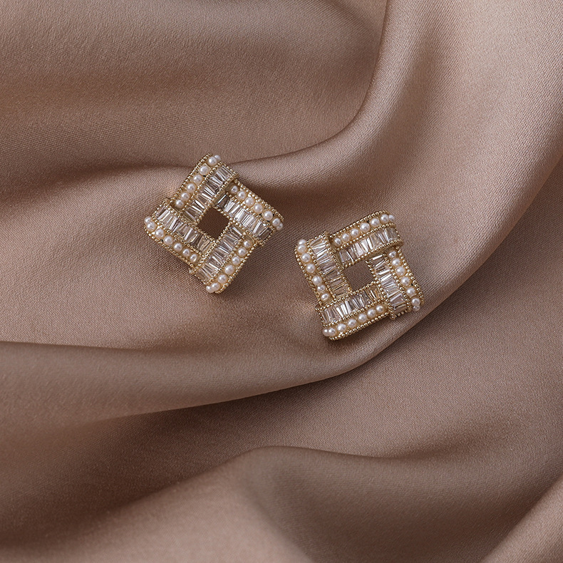 Korean Style Geometric Square Pearl Zircon Stitching Earrings Wholesale Jewelry Nihaojewelry display picture 4