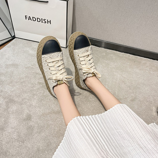 ���ы�studiolee ����ֵ�~С���L�ֹ���������K�������e��ЬŮ