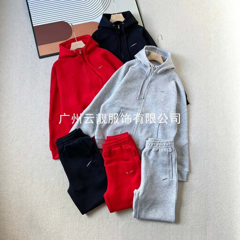 New co-branded, large hook-embroidered, versatile, loose-fitting, American-style, trendy knit tracksuit for men, red set, cotton New co-branded, large hook-embroidered, versatile, loose-fitting, American-style, trendy knit tracksuit for men, red set, cotton