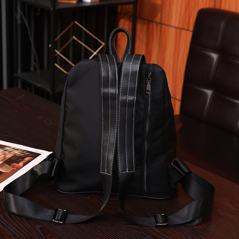 Mochila para mujer 2024 nueva mochila impermeable y antirrobo para mujer casual de gran capacidad, bolsa de viaje ligera resistente a la suciedad al por mayor