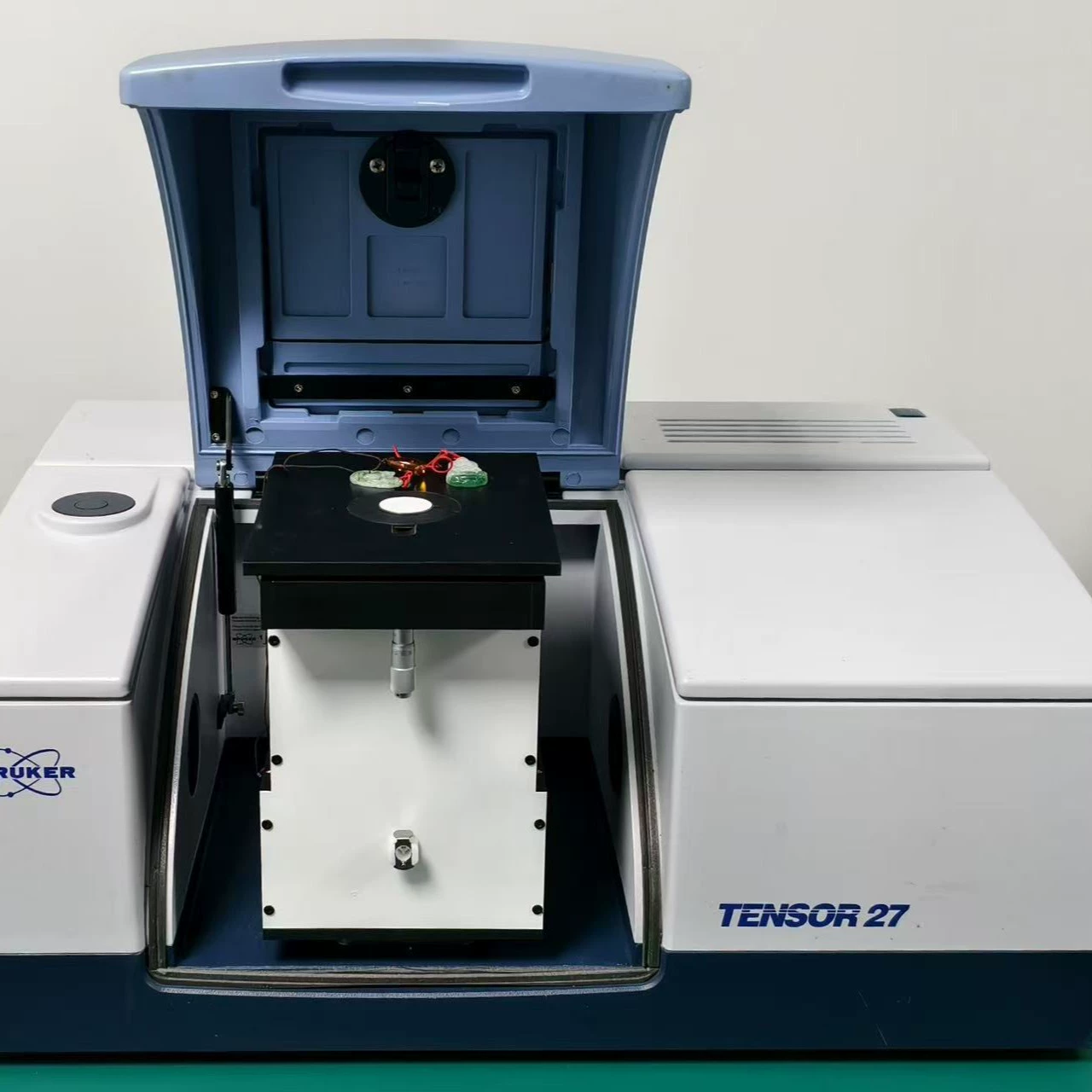 Использованный инфракрасный спектрометр Brook 27 Fourier tensor27