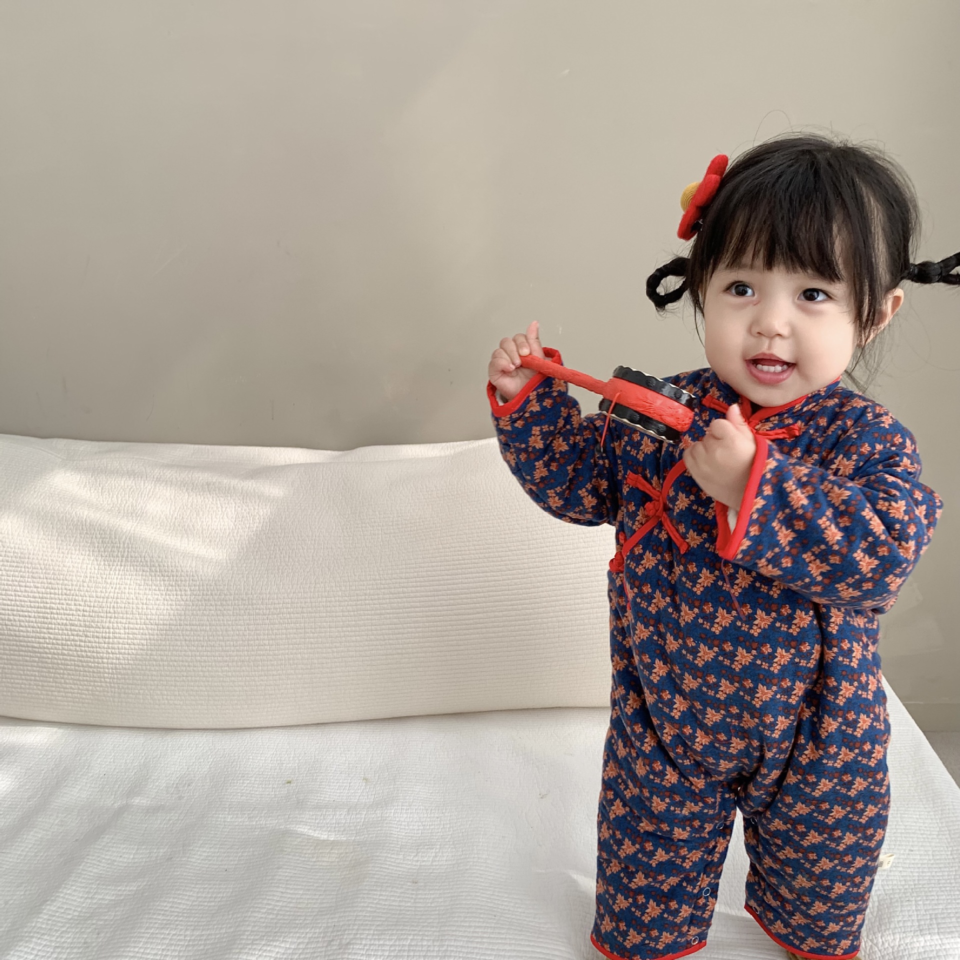 Ropa de invierno para niñas ropa de bebé 2023 ropa de otoño e invierno Ropa de niños coreanos ropa anual de bebé ropa acolchada de algodón image 3