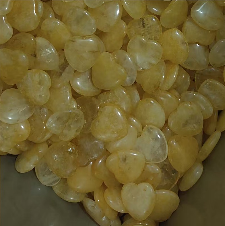 黄水晶（天然白水晶に着色）