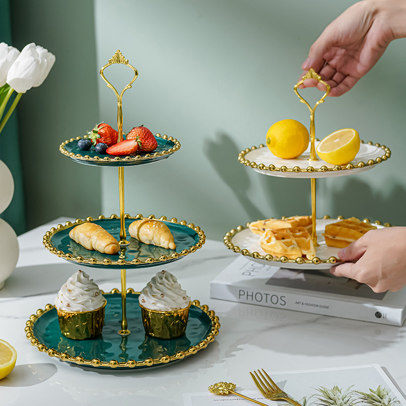 Luz de estilo europeo de cerámica de lujo de tres capas plato de fruta creativa sala de estar en casa tarde té caramelo postre estante postre bandeja