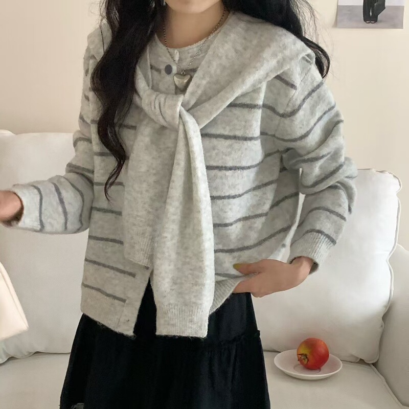 2025年秋冬季新款韩版宽松显瘦圆领单排扣针织开衫女披肩毛衣外套|undefined
