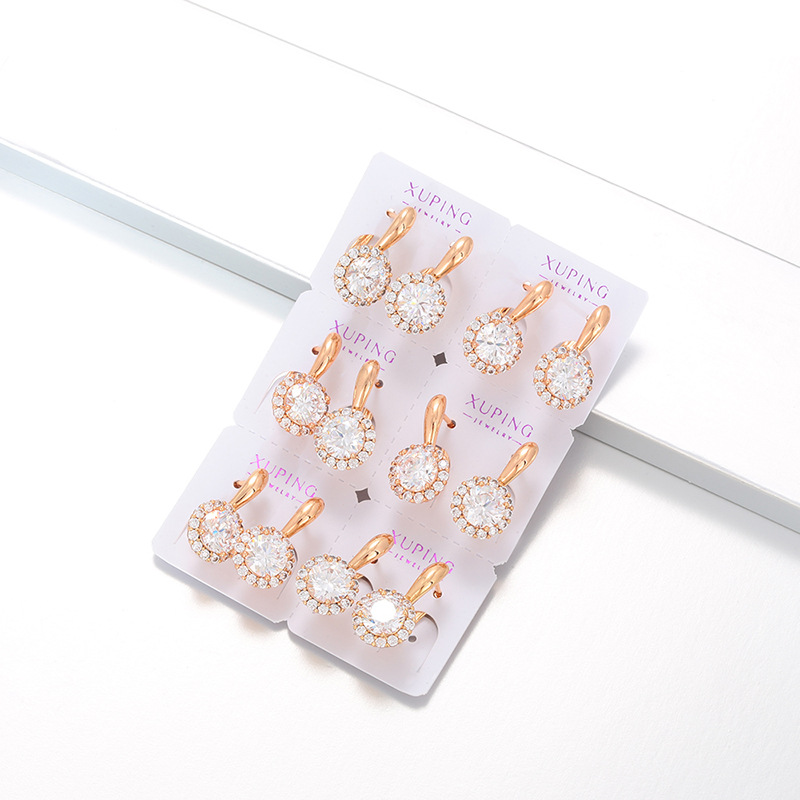 Xuping incrustado Zircon estilo ruso en forma de D pendientes de aretes de moda retro geometría aretes redondos al por mayor mujeres