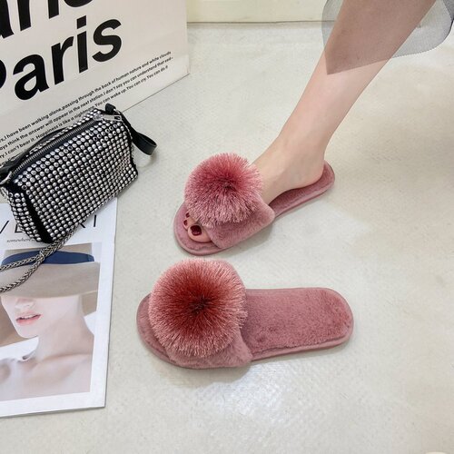 Flat-bottomed fuzzy slippers for women—outdoor wear for autumn and winter—fuzzy ball design, closed-toe style, warm cotton material, non-slip and heat-retaining.