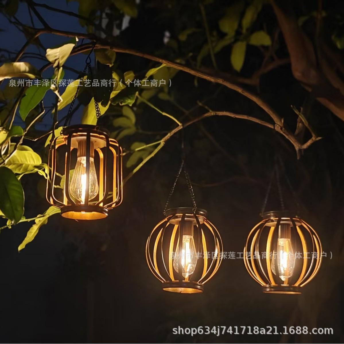 Travel ceiling lamp solar-powered