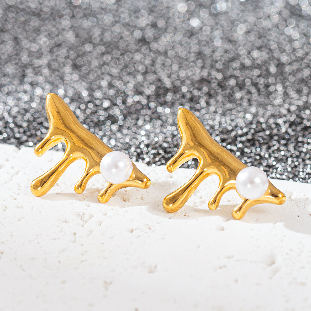 5g Weight 304 Stainless Steel Ear Needle Material 18K Gold Plated Plating Material Ear Studs Classification 1 Pair Quantity Daily Occasion Titanium Steel Material U Shape, Four Leaf Clover, Heart Shape Pattern All Seasons Season Women's Gender Elegant Style 1 Pair Elegant U Shape Four Leaf Clover Heart Shape Titanium Steel 18K Gold Plated Ear Studs 20