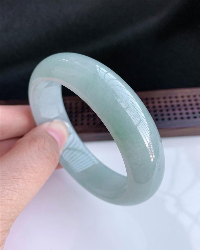 Vòng tay ngọc bích tự nhiên băng đơn sắc phiên bản rộng, dáng tròn mảnh, cao cấp chi tiết 9
