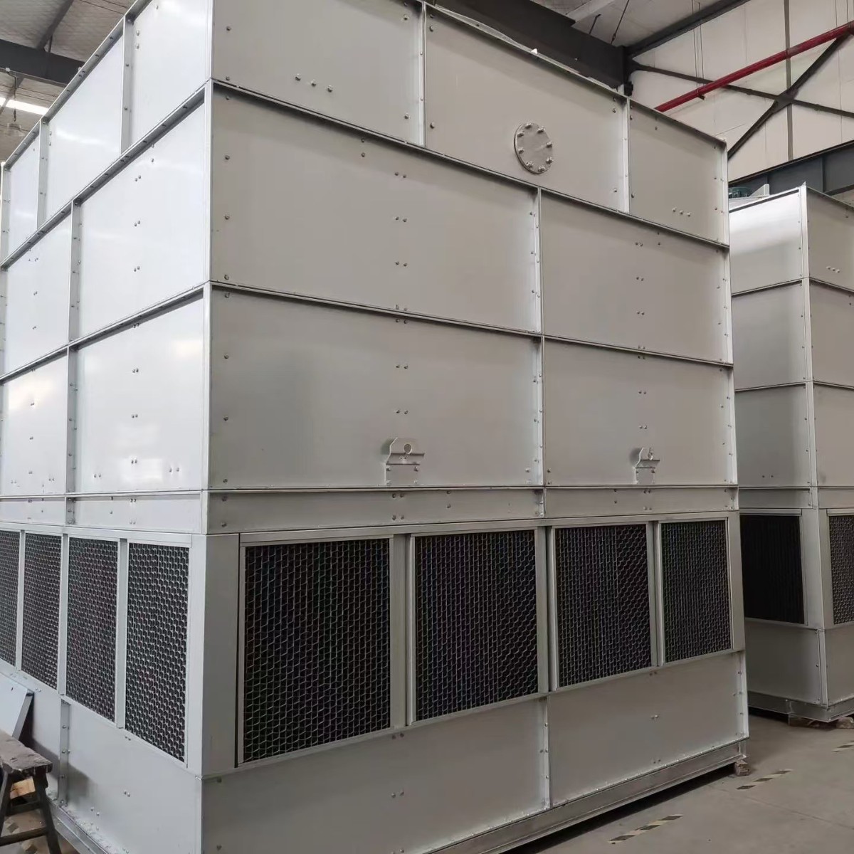 节能横流闭式冷却塔采用密闭循环运行稳定低耗冷水塔低噪节能