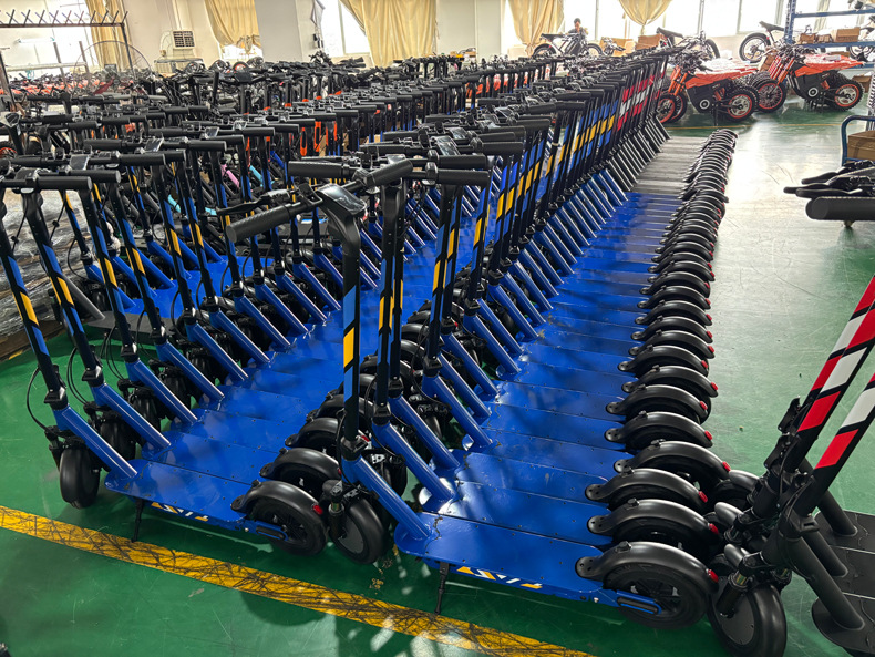 Overseas warehouse delivery of lightweight foldable electric scooters, cross-border electric scooters with honeycomb solid tires