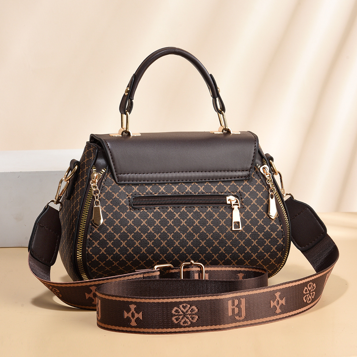 Nuevo bolso de mujer bolso pequeño bolso retrógrado bolso de hombro bolso de textura bolso de mochila simple estilo universal