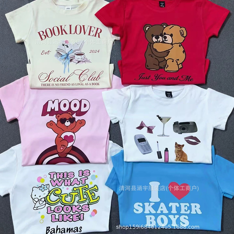 Basictops New Women's Slim-Fit Short-Sleeve T-Shirt with Cartoon Print, Basic Top in White, Trendy