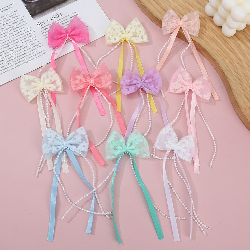 Cartoon hairgrip with bow