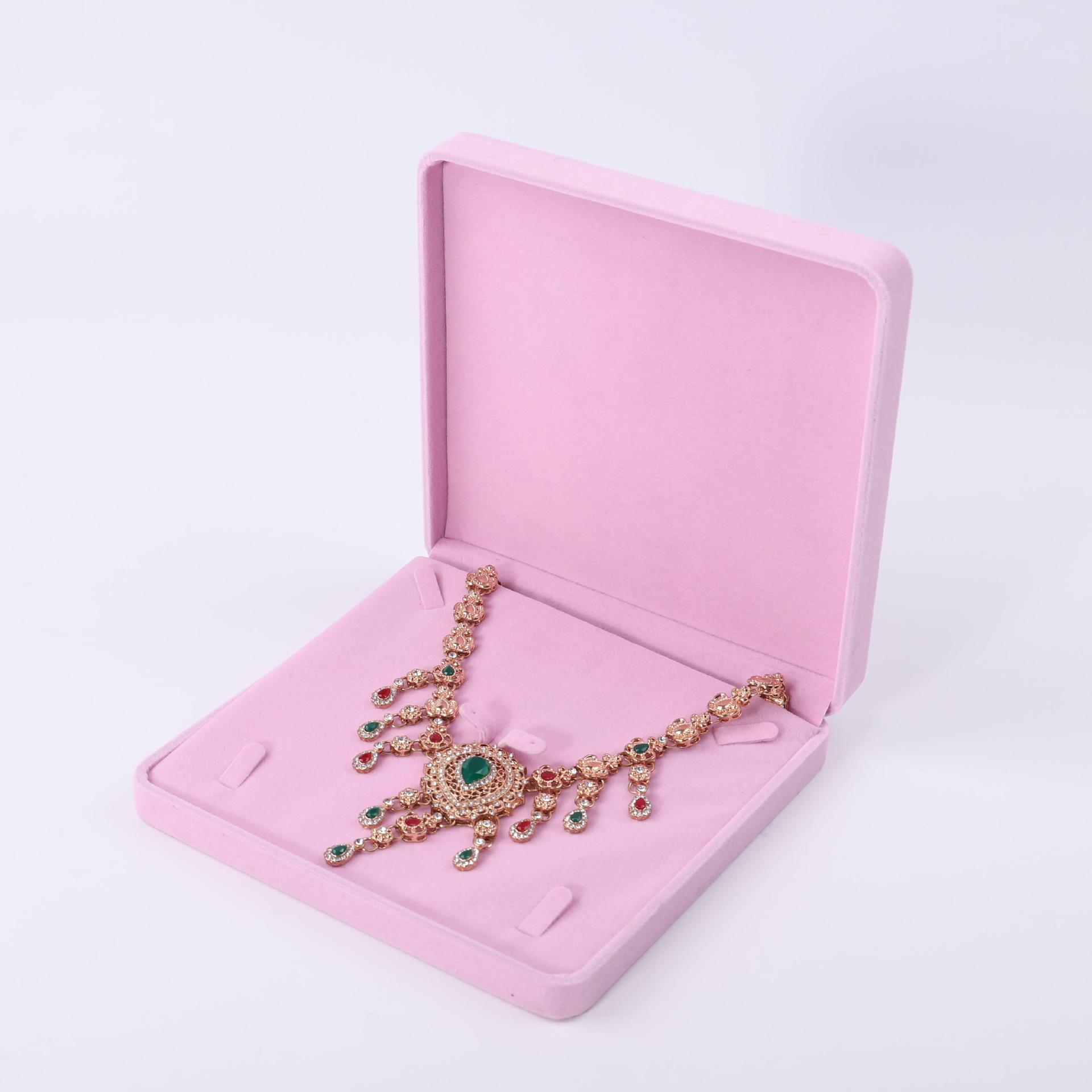 Fuente fábrica venta directa franela joyería caja de embalaje collar pendientes caja de anillo pulsera colgante caja de cadena de mano al por mayor