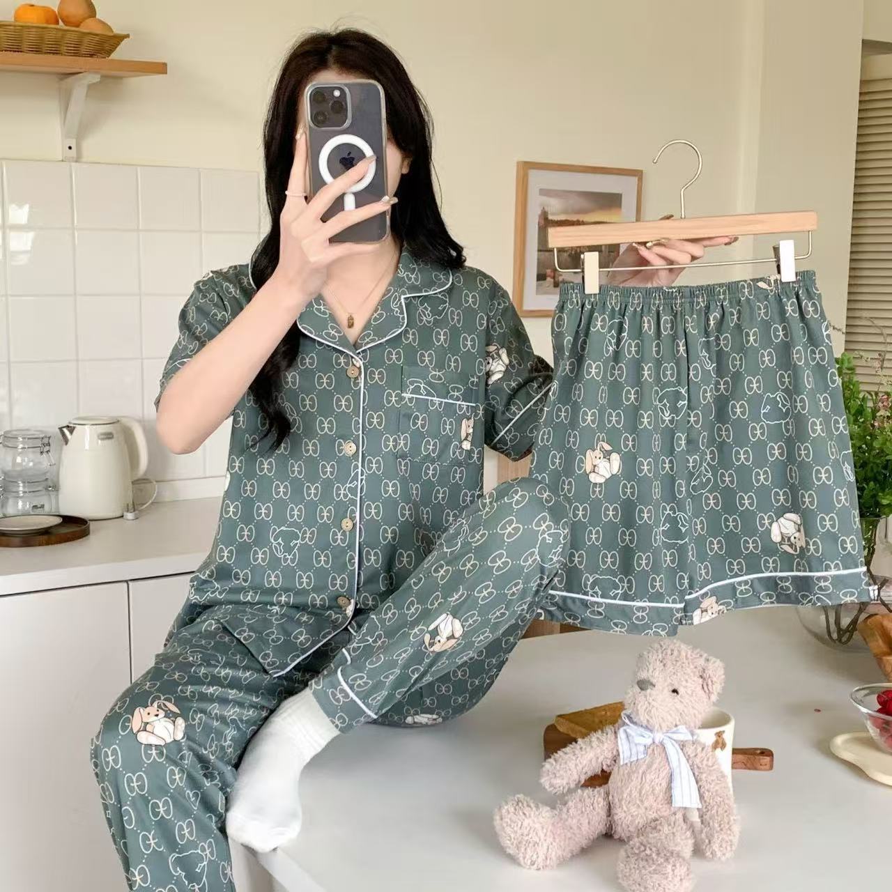 Pijamas de verano de las mujeres delgados pantalones de manga corta cardigan conjunto de tres piezas popular en línea nuevo traje de desgaste de casa de verano image 53