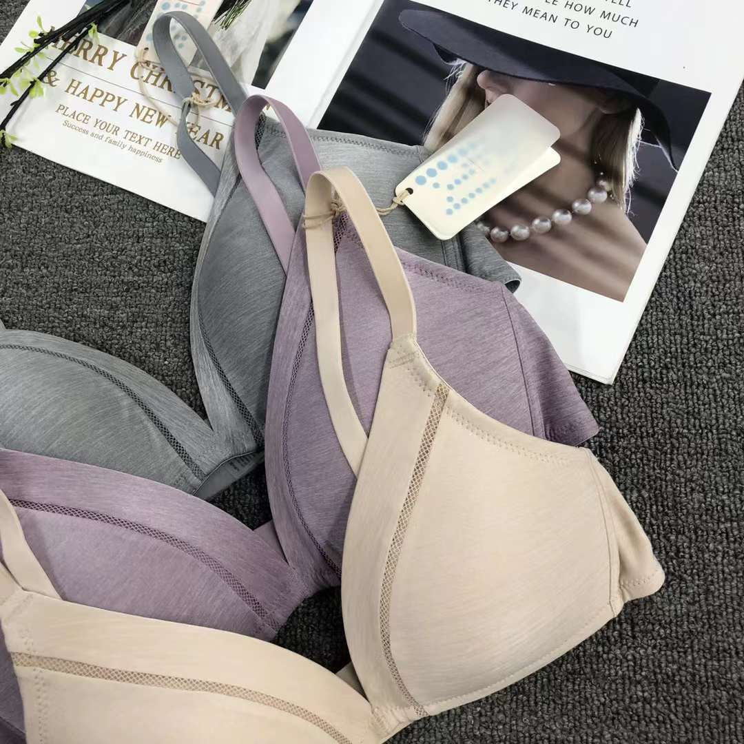 Cruzar la frontera del sudeste de Asia estilo japonés estilo francés cómodo push up francés triángulo taza de ropa interior sin costuras sujetador delgado de las mujeres sin anillo de acero