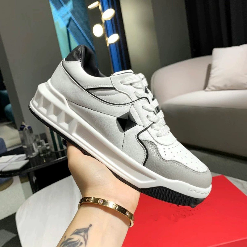 Новая европейская мужская спортивная обувь из натуральной кожи, дышащие белые туфли, универсальные кроссовки на толстой подошве с шипами, увеличивающие рост, модная обувь