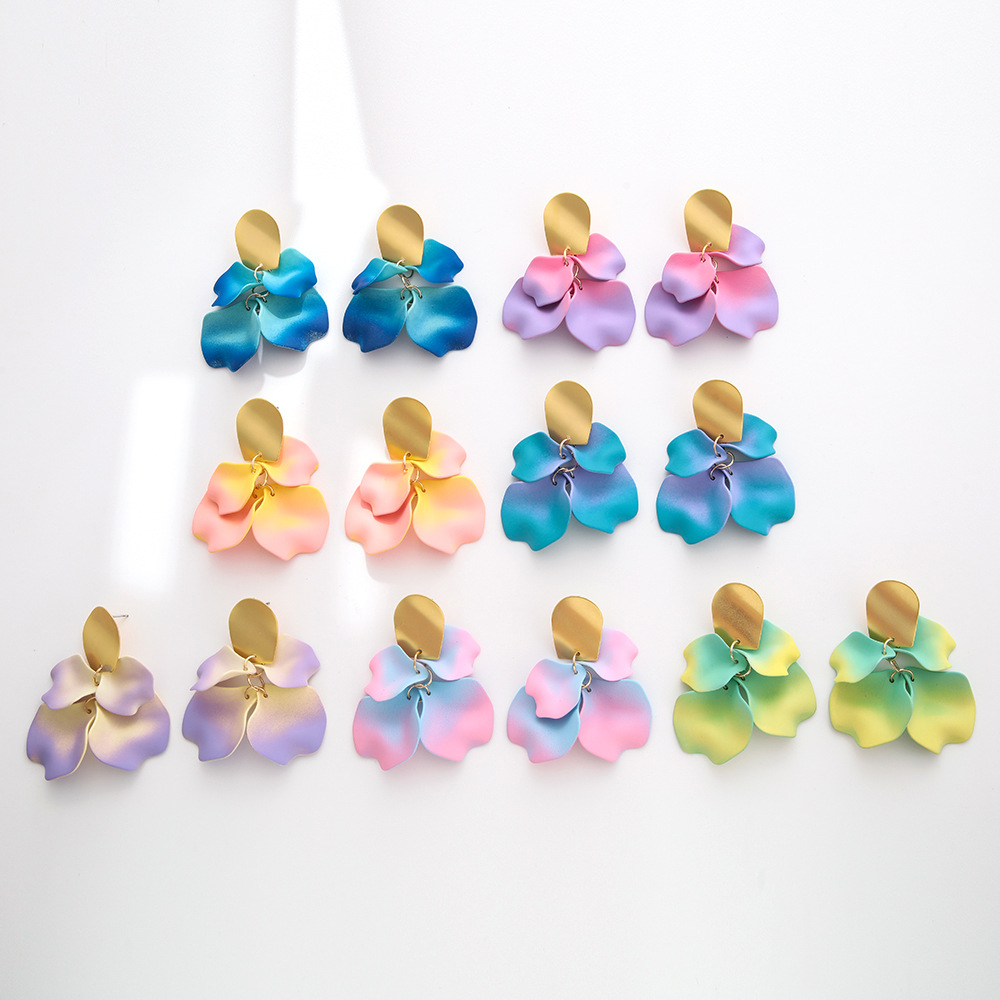 Two-color matte fashionable retro elegant earrings