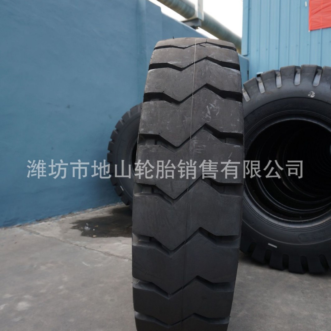 现货供应1400-24宽体自卸车轮胎 矿山轮胎