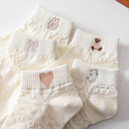 White cartoon spring and summer breathable low-cut short socks ins fashion ladies shallow mouth invisible boat socks Zhuji manufacturer batch