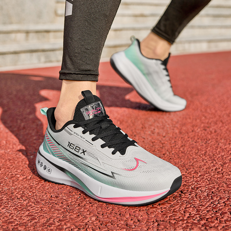 Zapatos de carreras de malla ultraligera transpirables para jóvenes Guochao, zapatos de carreras de carbono anti-deslizante para hombres