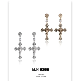 项链;耳环;戒指